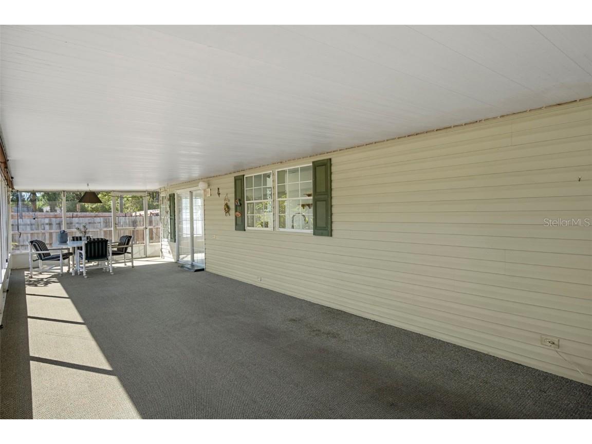 2005 Lake Linda Circle Lutz FL 33558 W7880473 image6