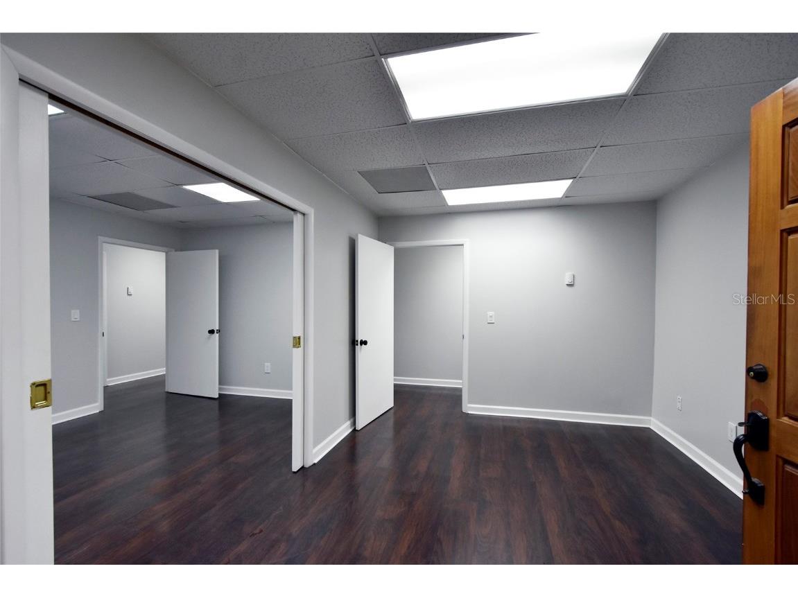 2005 Pan Am Circle Tampa FL 33607 W7877403 image14