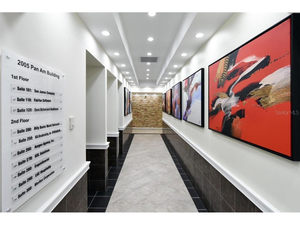 2005 Pan Am Circle Tampa FL 33607 W7877403 image8