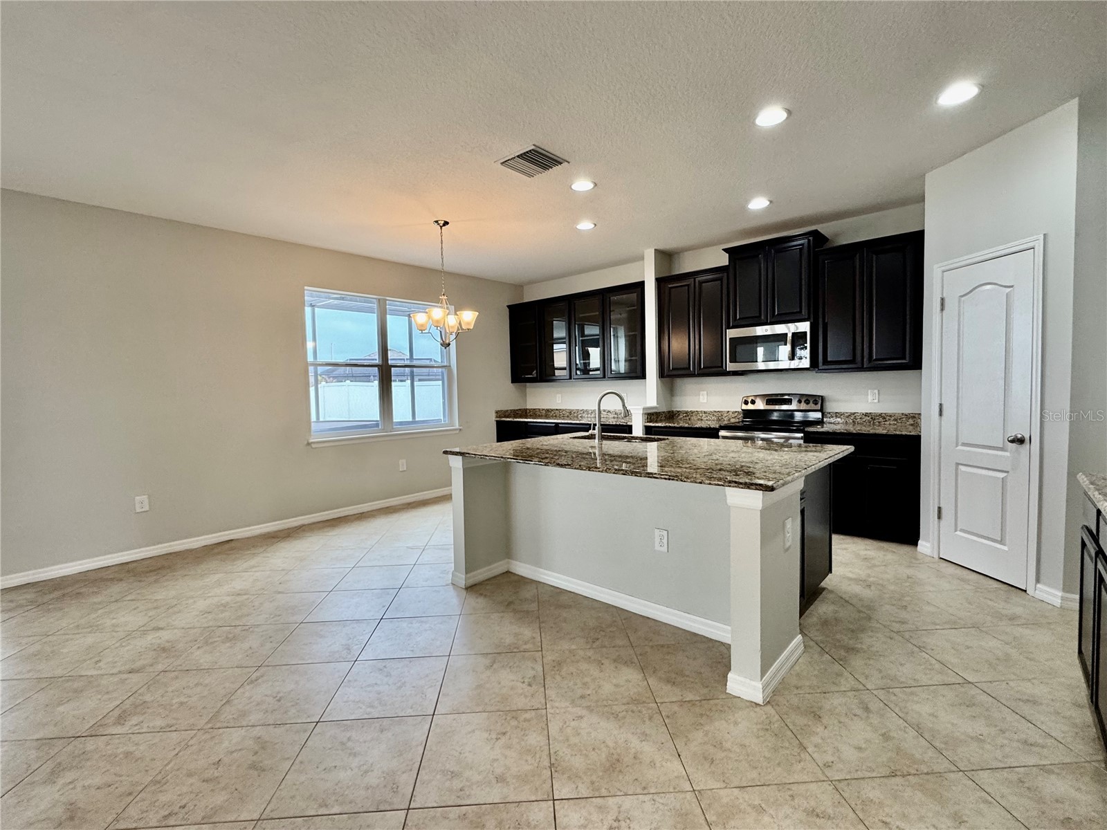 2005 Via Napoli Street Plant City FL 33566 L4959080 image6