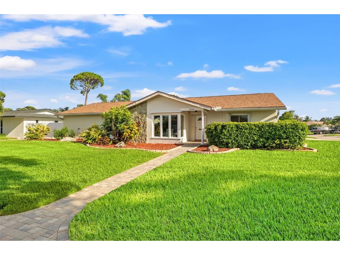 2006 Tanglewood Drive NE Saint Petersburg FL 33702 TB8392161 image1