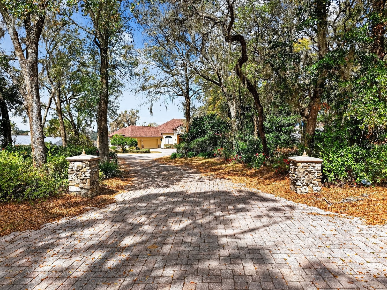2007 Country Club Drive Eustis FL 32726 - LAKE NETTIE G5109252 image2