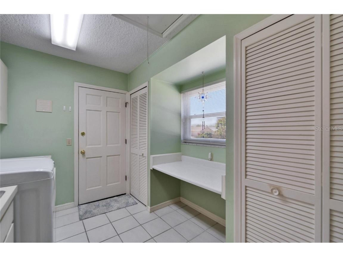 2007 E View Drive Sun City Center FL 33573 TB8364348 image32