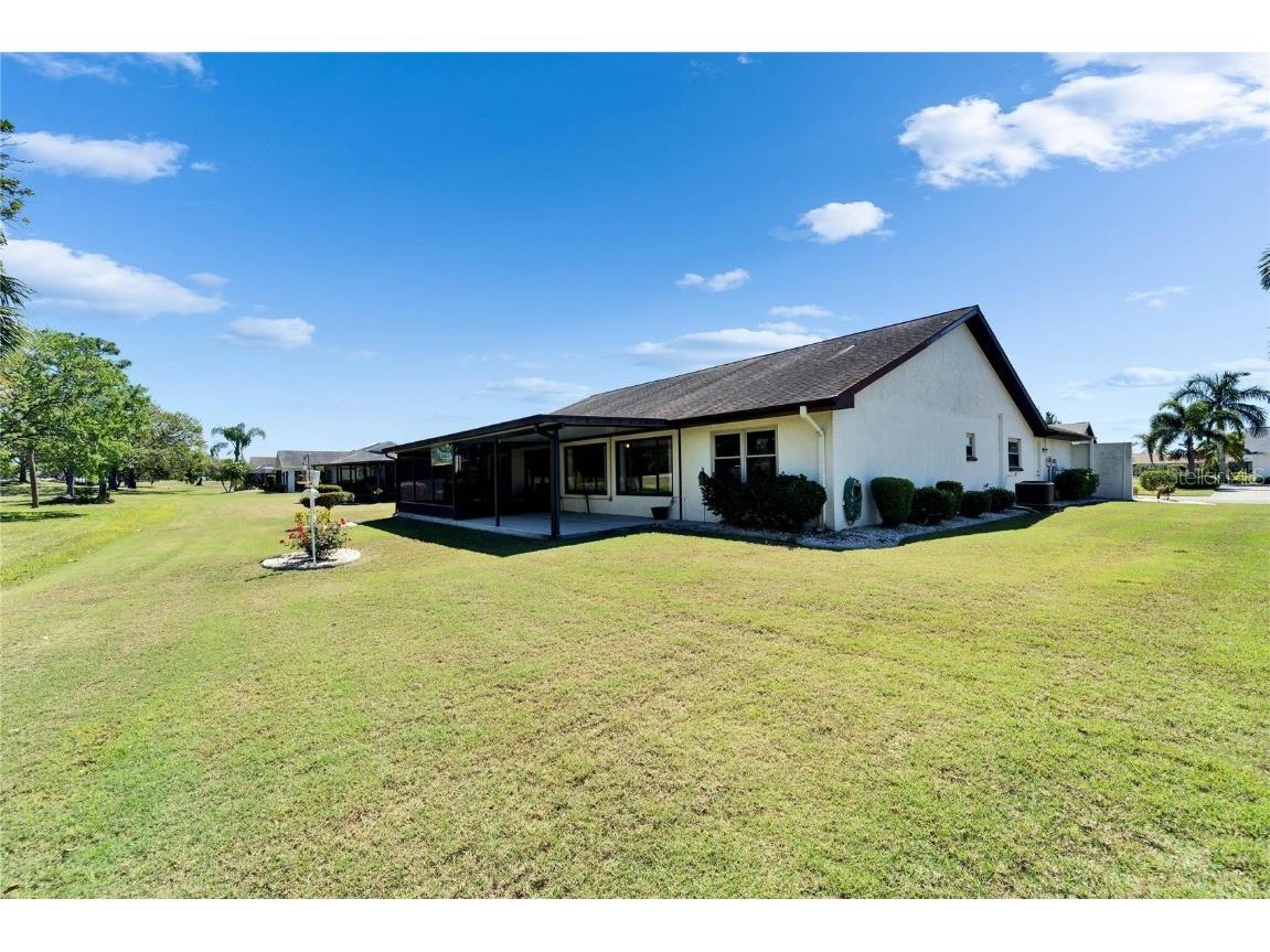 2007 E View Drive Sun City Center FL 33573 TB8364348 image51