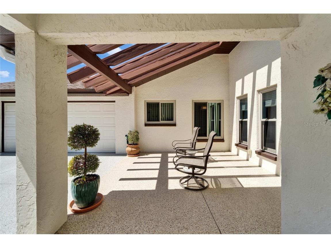 2007 E View Drive Sun City Center FL 33573 TB8364348 image7