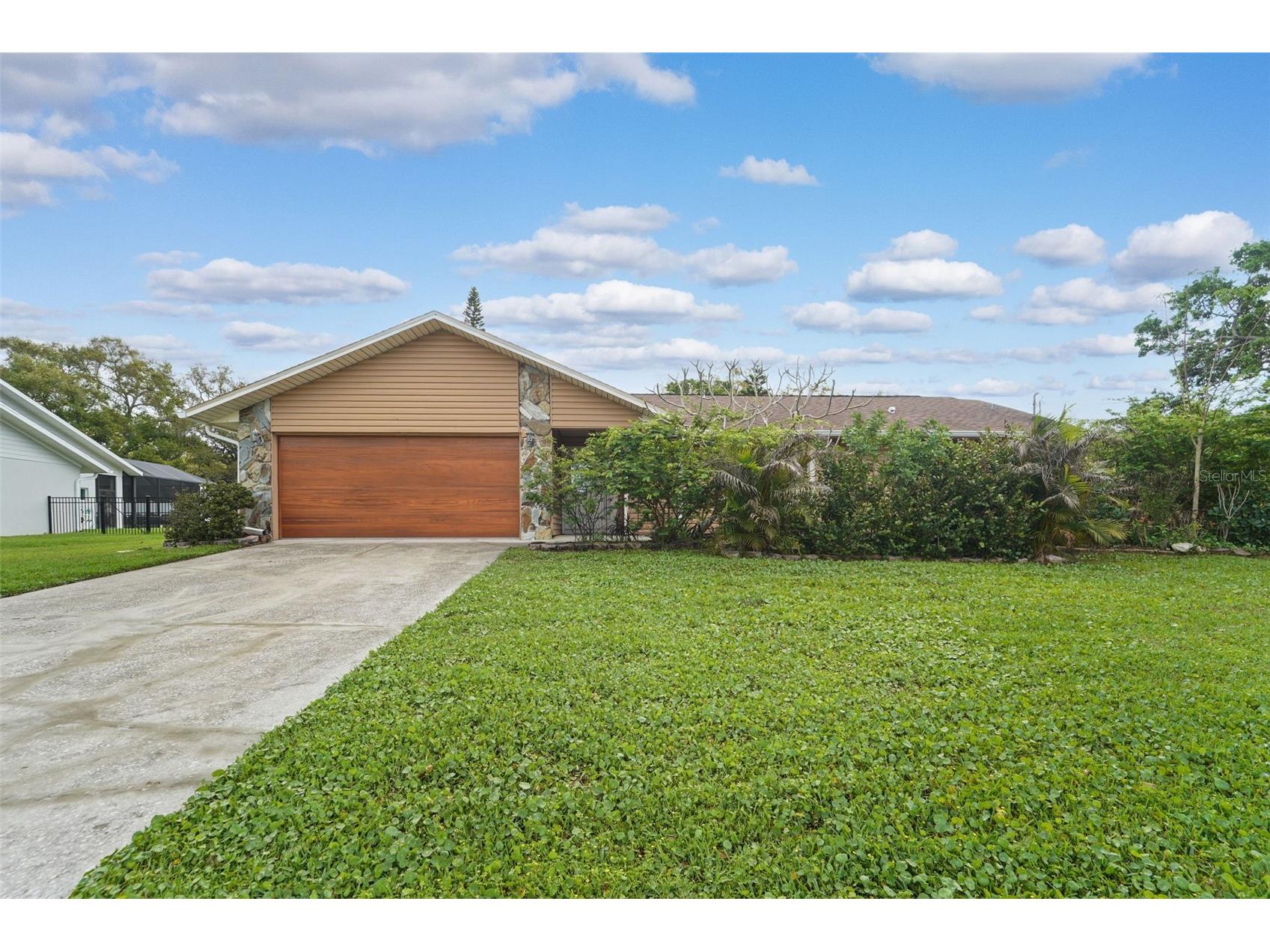 2007 Golf View Drive Dunedin FL 34698 TB8488084 image1