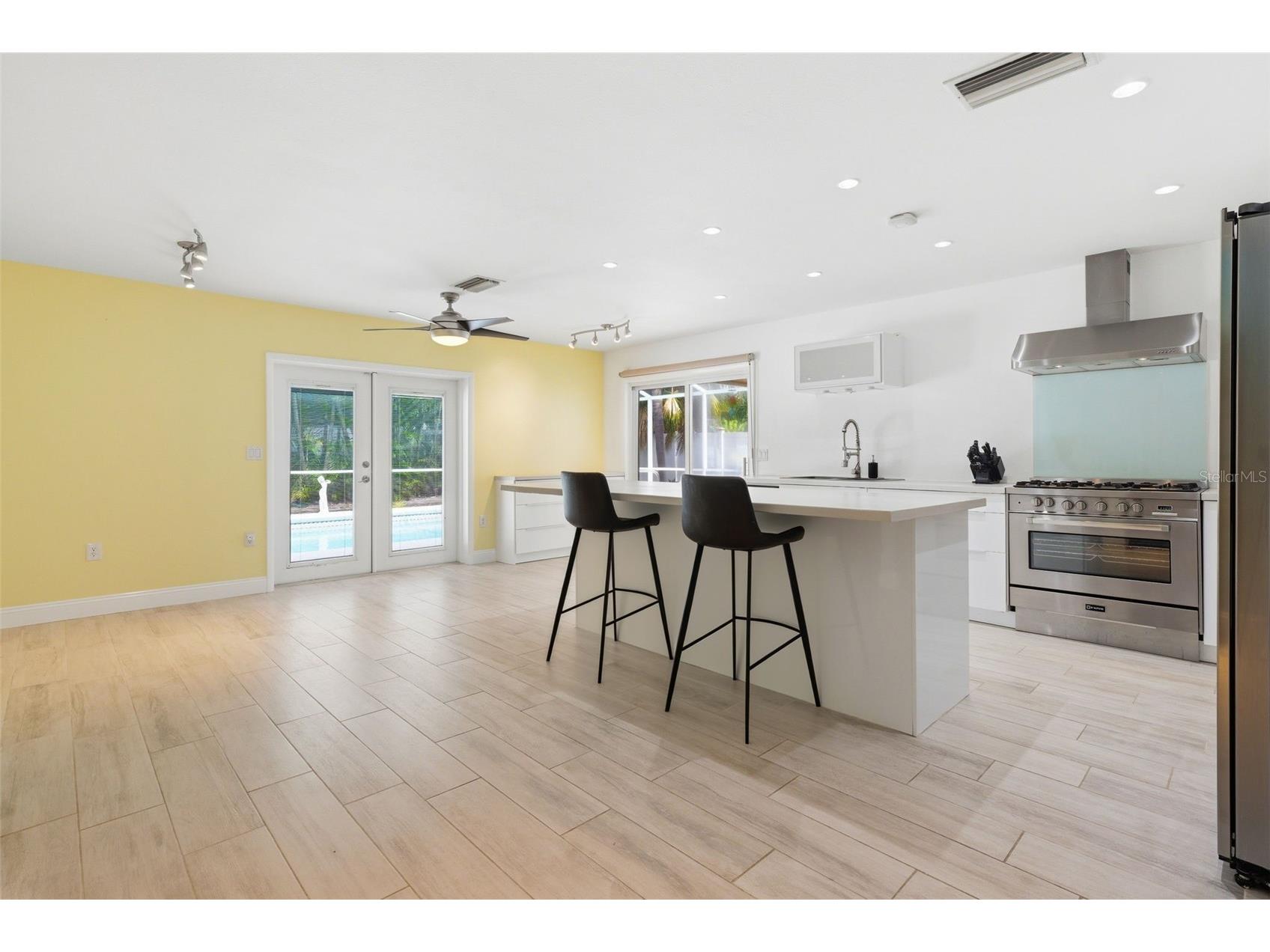 2008 39th Street W Bradenton FL 34205 A4684275 image14