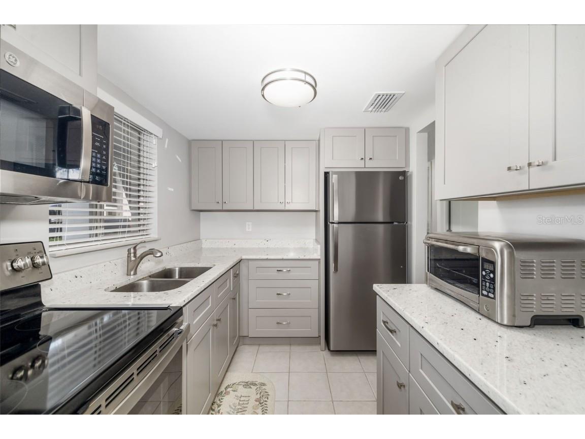 2008 Canal Drive #M3 Bradenton FL 34207 A4650159 image2