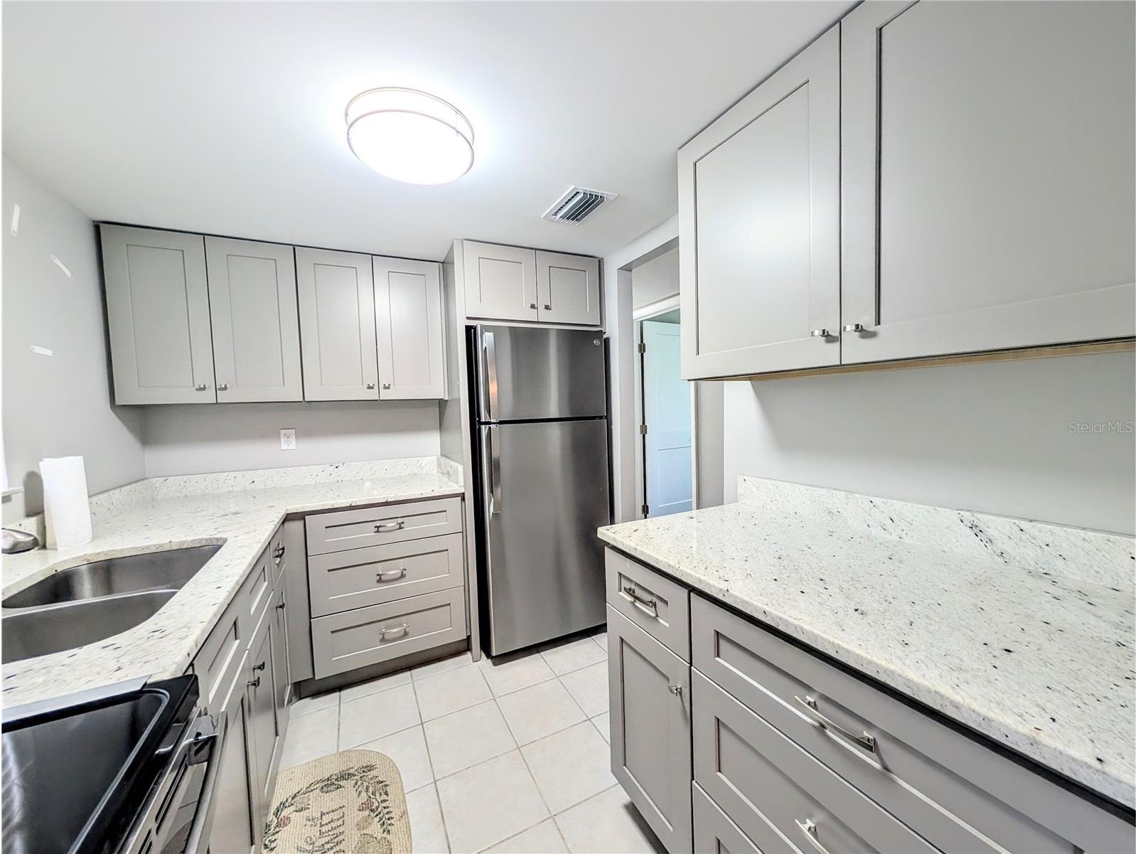 2008 Canal Drive #M3 Bradenton FL 34207 A4697838 image2
