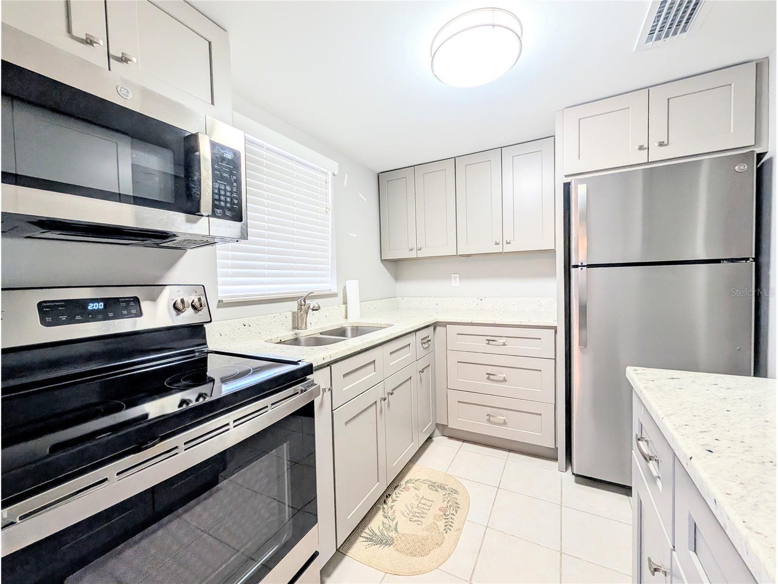 2008 Canal Drive #M3 Bradenton FL 34207 A4697838 image7