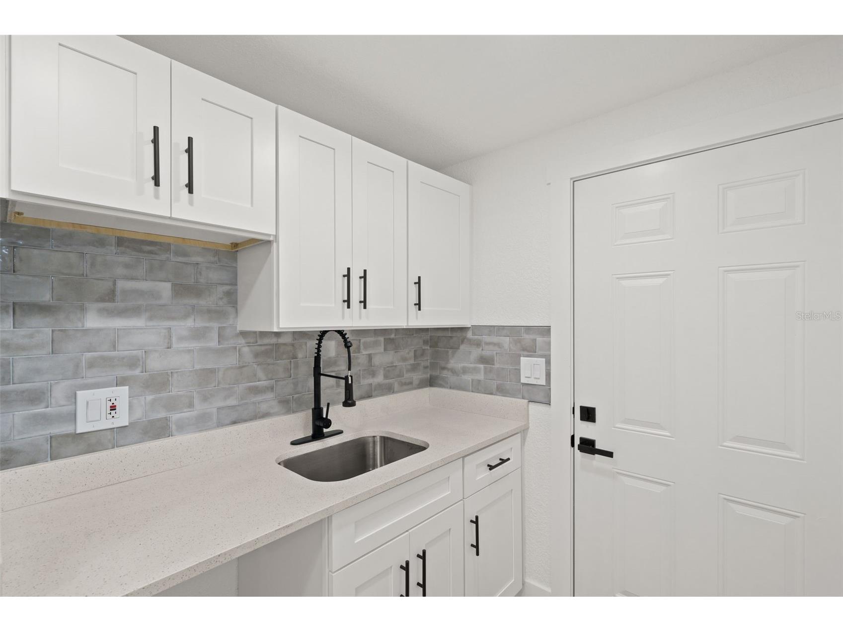 2008 Oakwood Avenue #B Tampa FL 33605 TB8488157 image3