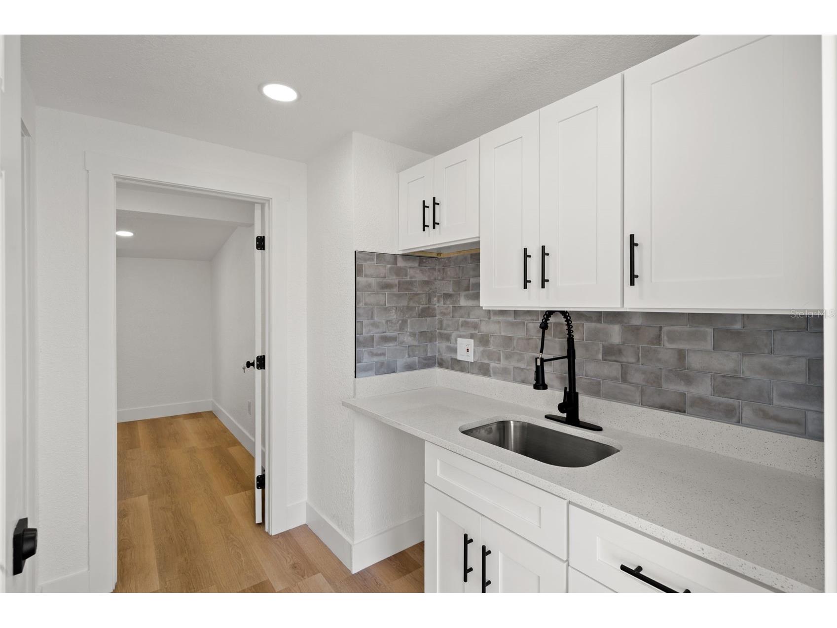 2008 Oakwood Avenue #B Tampa FL 33605 TB8488157 image9