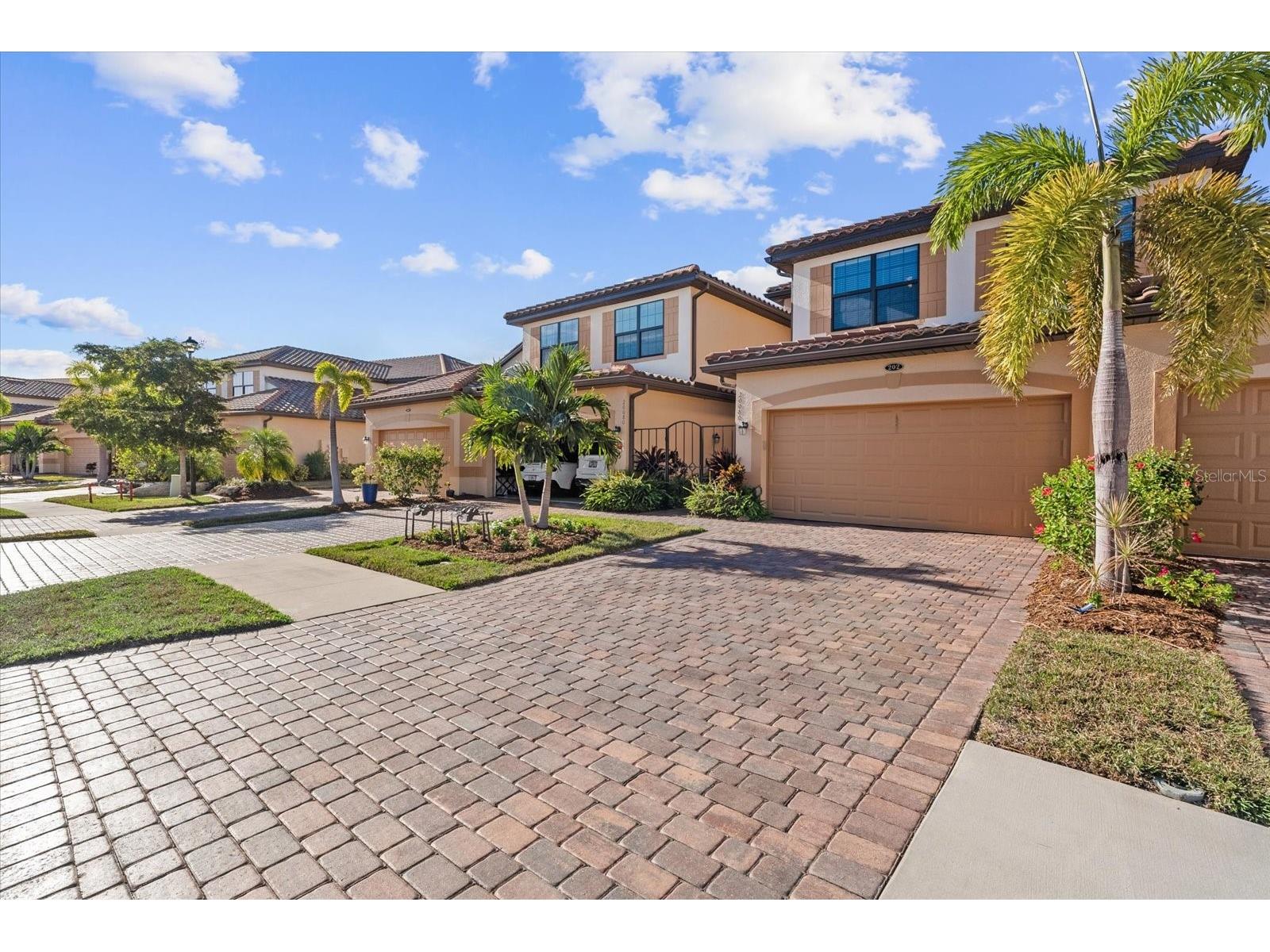 20080 Ragazza Circle #202 Venice FL 34293 N6141712 image1