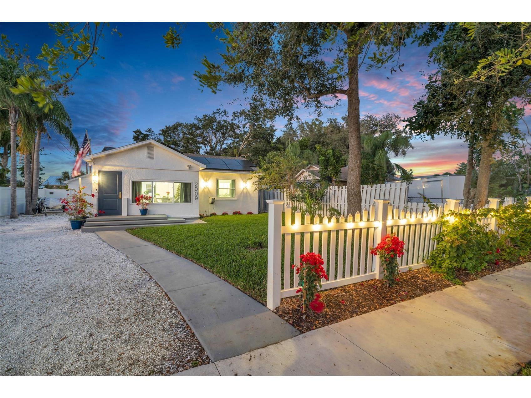 2009 1st Avenue E Bradenton FL 34208 A4676163 image1