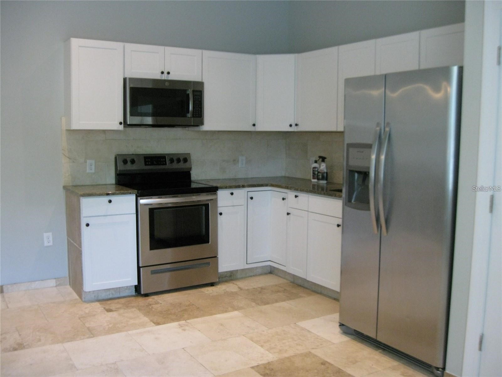 2009 Cocoanut Avenue #2 Sarasota FL 34234 A4695679 image3