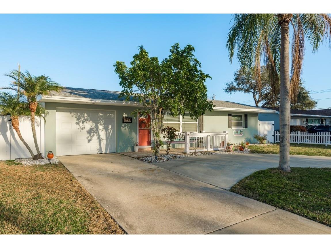 2009 Douglas Avenue Dunedin FL 34698 TB8347865 image1