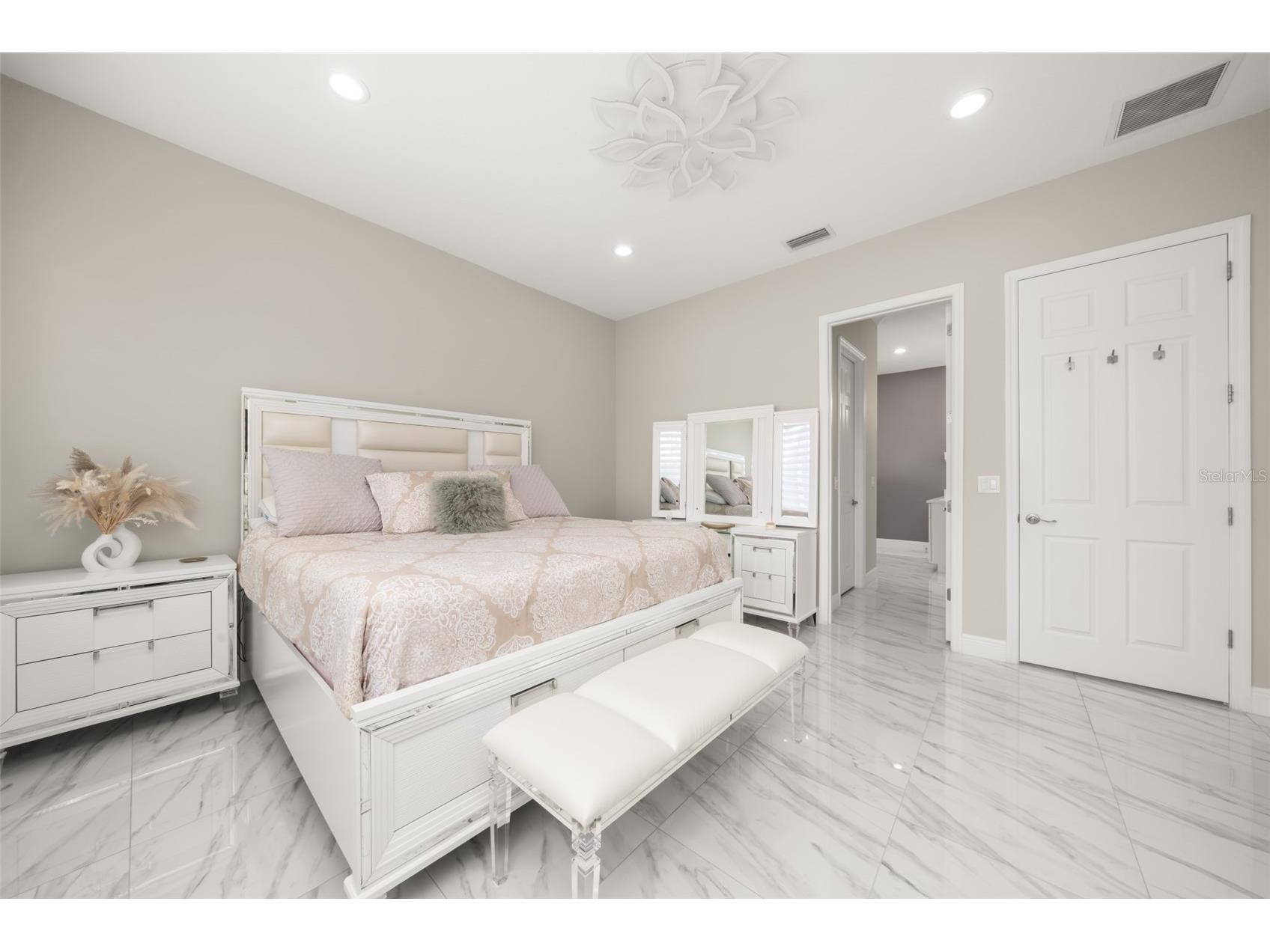 2009 Flower Terrace Sebring FL 33875 P4938396 image30