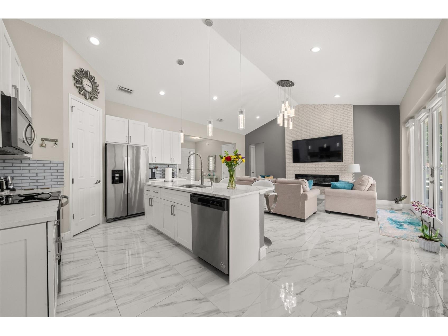 2009 Flower Terrace Sebring FL 33875 P4938396 image5