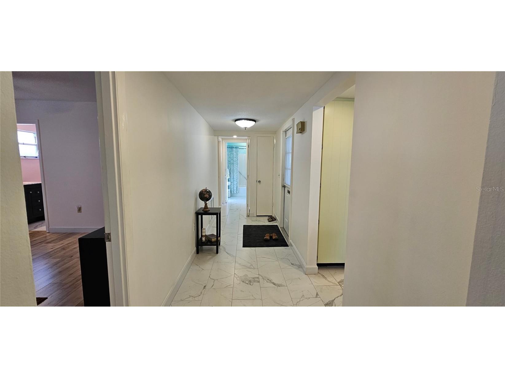 2009 Riverbluff Parkway #V334 Sarasota FL 34231 A4674441 image3