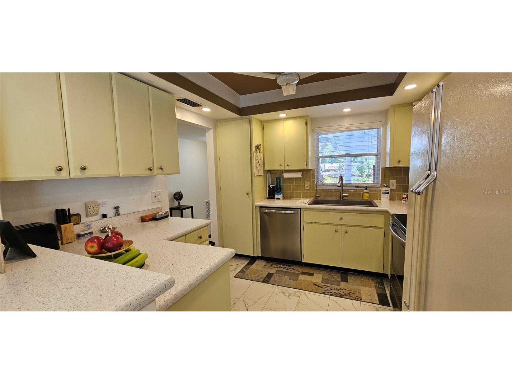 2009 Riverbluff Parkway #V334 Sarasota FL 34231 A4674441 image4