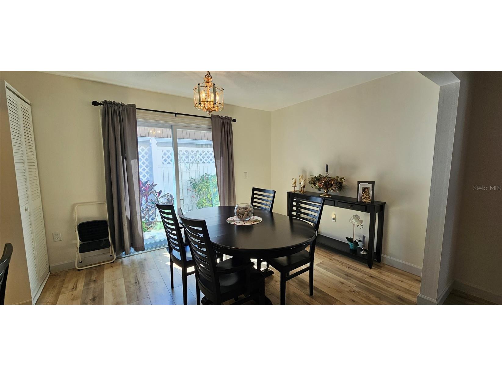 2009 Riverbluff Parkway #V334 Sarasota FL 34231 A4674441 image8