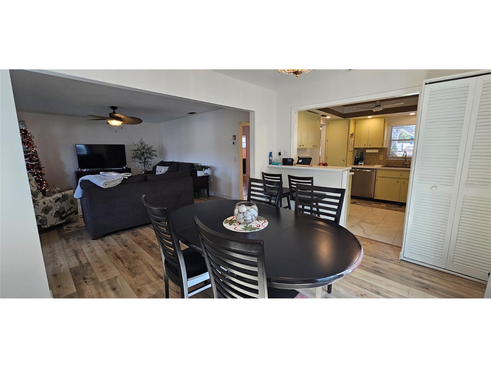 2009 Riverbluff Parkway #V334 Sarasota FL 34231 A4674441 image9