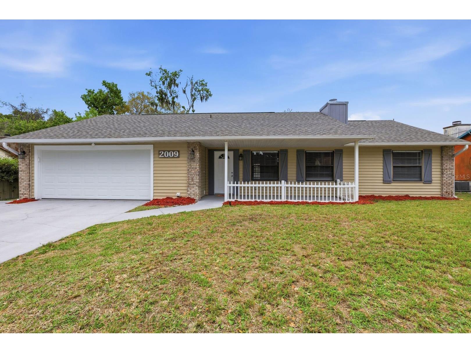 2009 Umbrella Tree Drive Edgewater FL 32141 V4948014 image1