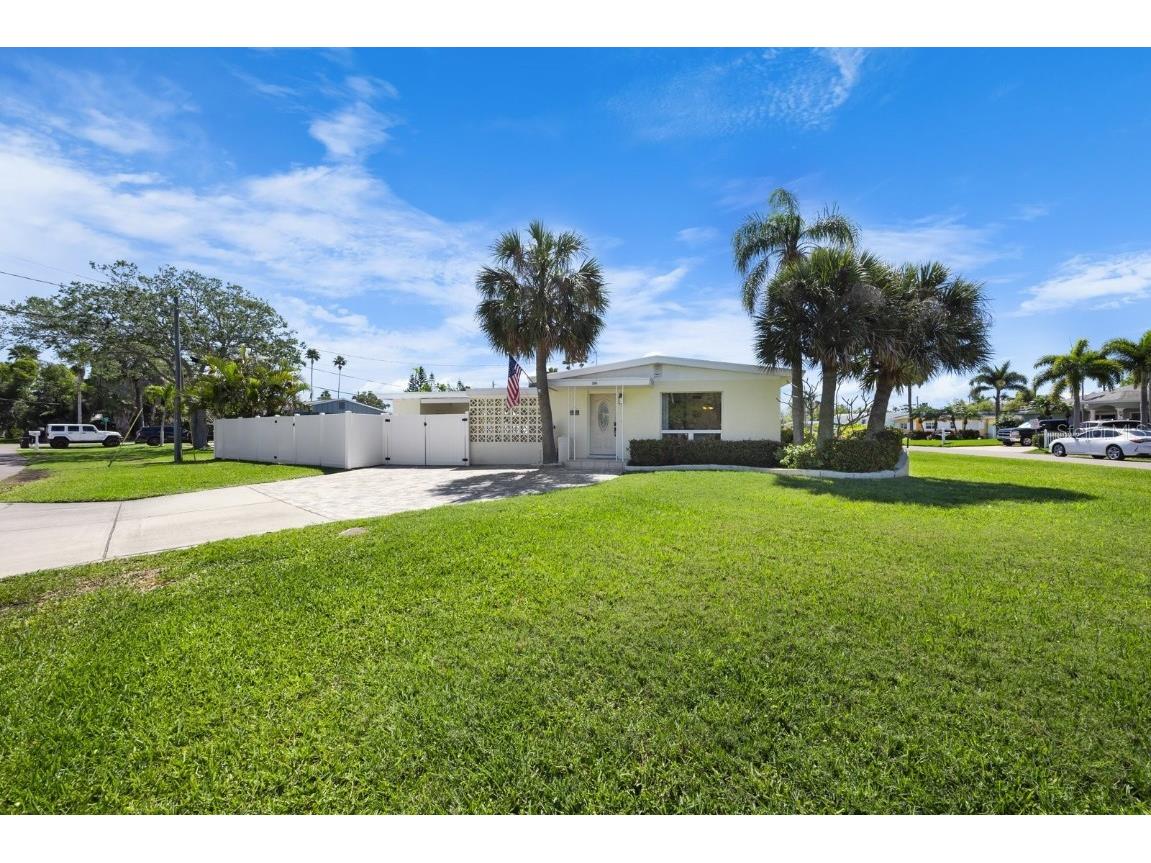 201 164th Avenue Redington Beach FL 33708 U8237958 image1