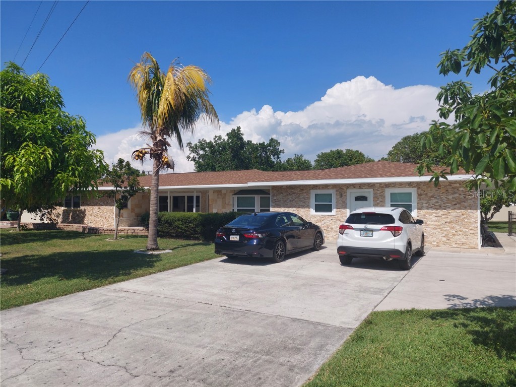 201 22nd Street Court NE Bradenton FL 34208 A4556242 image1