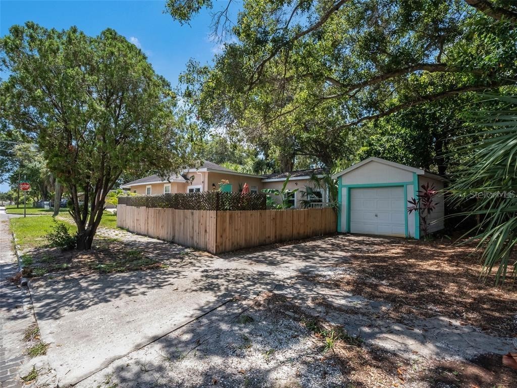 201 35th Street S Saint Petersburg FL 33711 TB8512255 image2