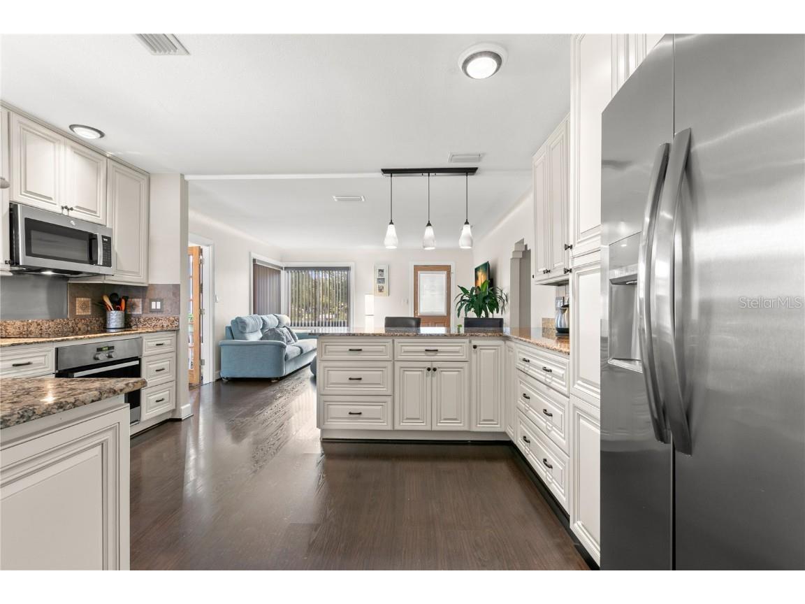 201 39th Street S Saint Petersburg FL 33711 TB8422095 image10