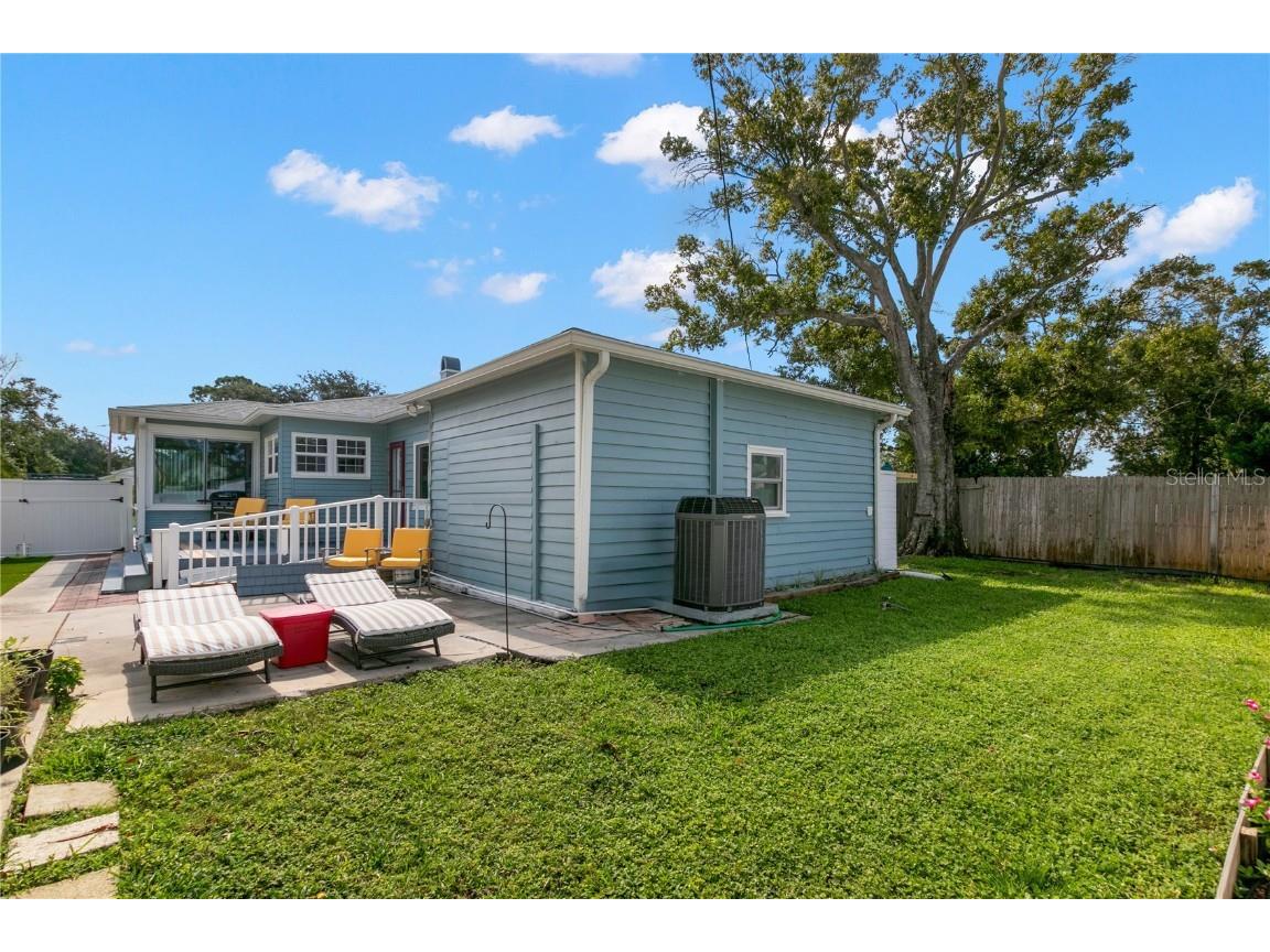 201 39th Street S Saint Petersburg FL 33711 TB8422095 image20