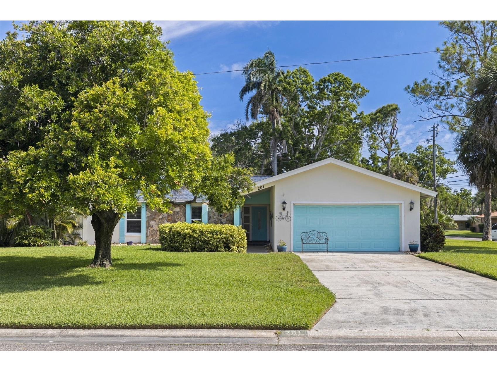 201 58th Avenue S Saint Petersburg FL 33705 TB8506374 image1