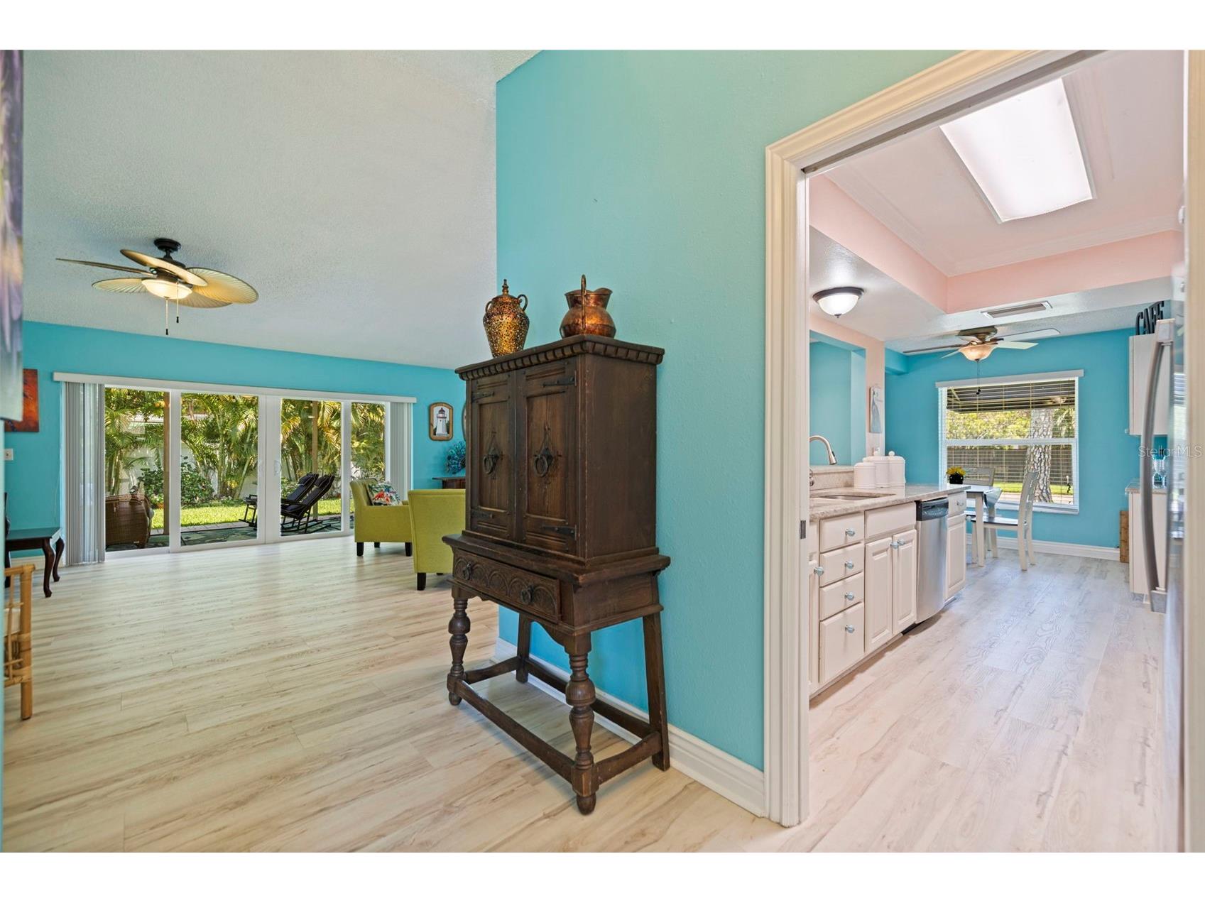 201 58th Avenue S Saint Petersburg FL 33705 TB8506374 image3