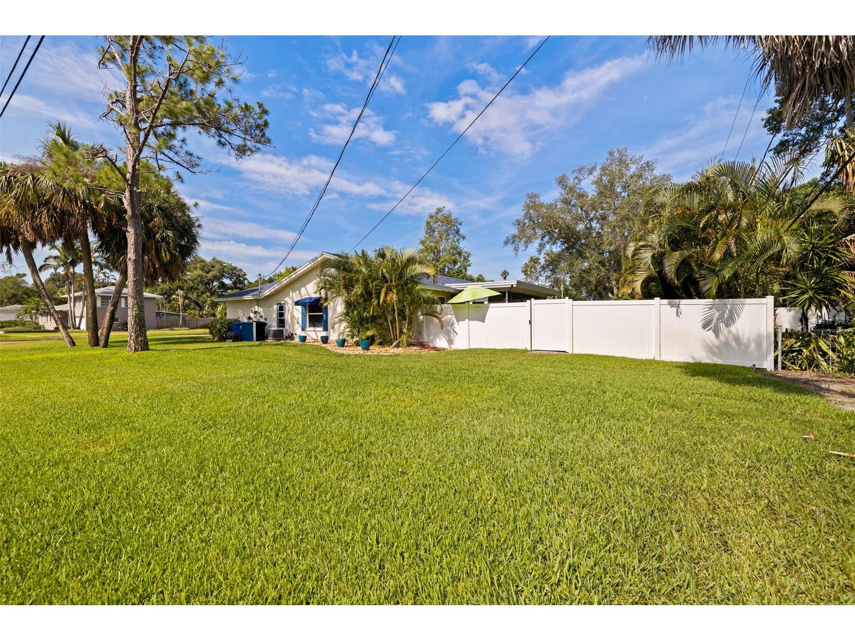 201 58th Avenue S Saint Petersburg FL 33705 TB8506374 image34