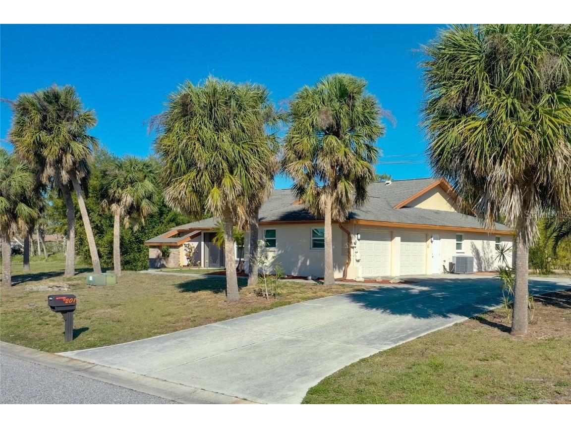 201 Annapolis Lane Rotonda West FL 33947 C7471106 image1