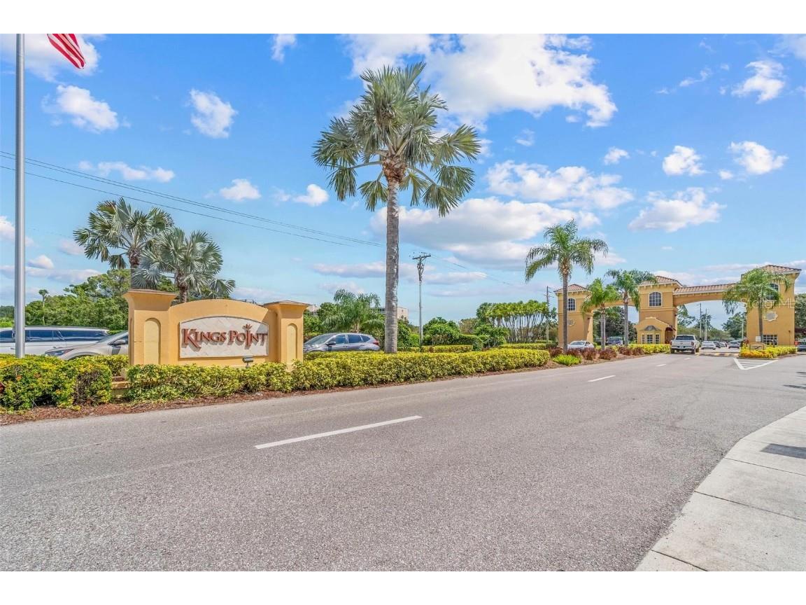 201 Bedford Trail #123 Sun City Center FL 33573 TB8431392 image2