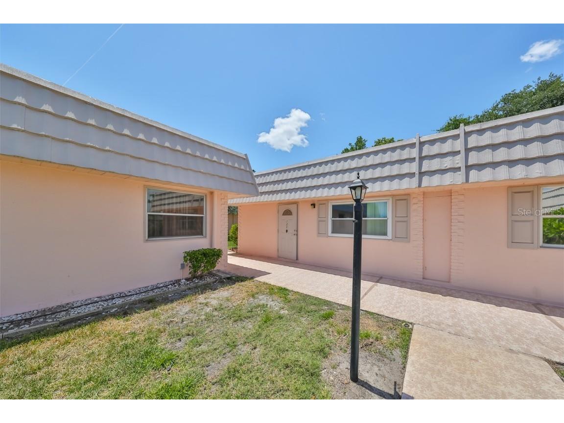 201 Bedford Trail #124 Sun City Center FL 33573 T3524442 image1