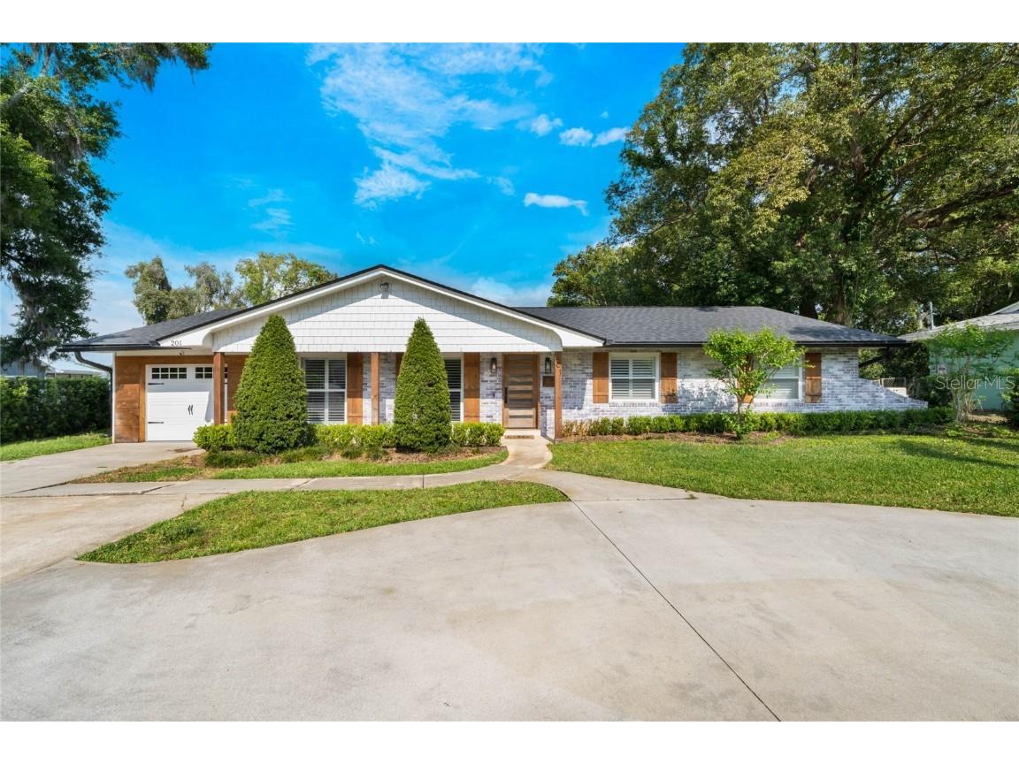 201 Cedarwood Drive Maitland FL 32751 - Lake of The Woods O6113136 image1