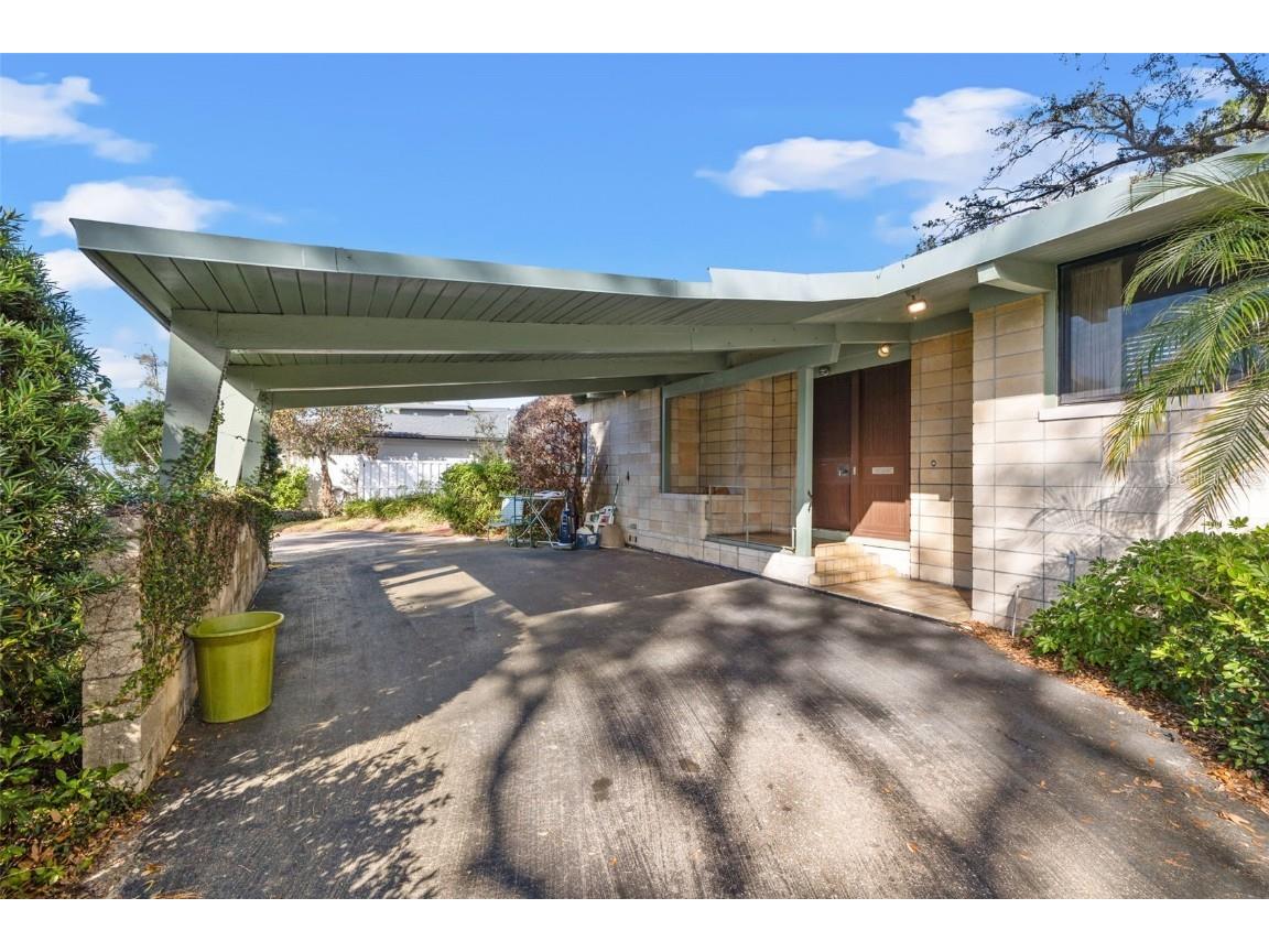 201 Coffee Pot Riviera NE Saint Petersburg FL 33704 TB8338870 image1