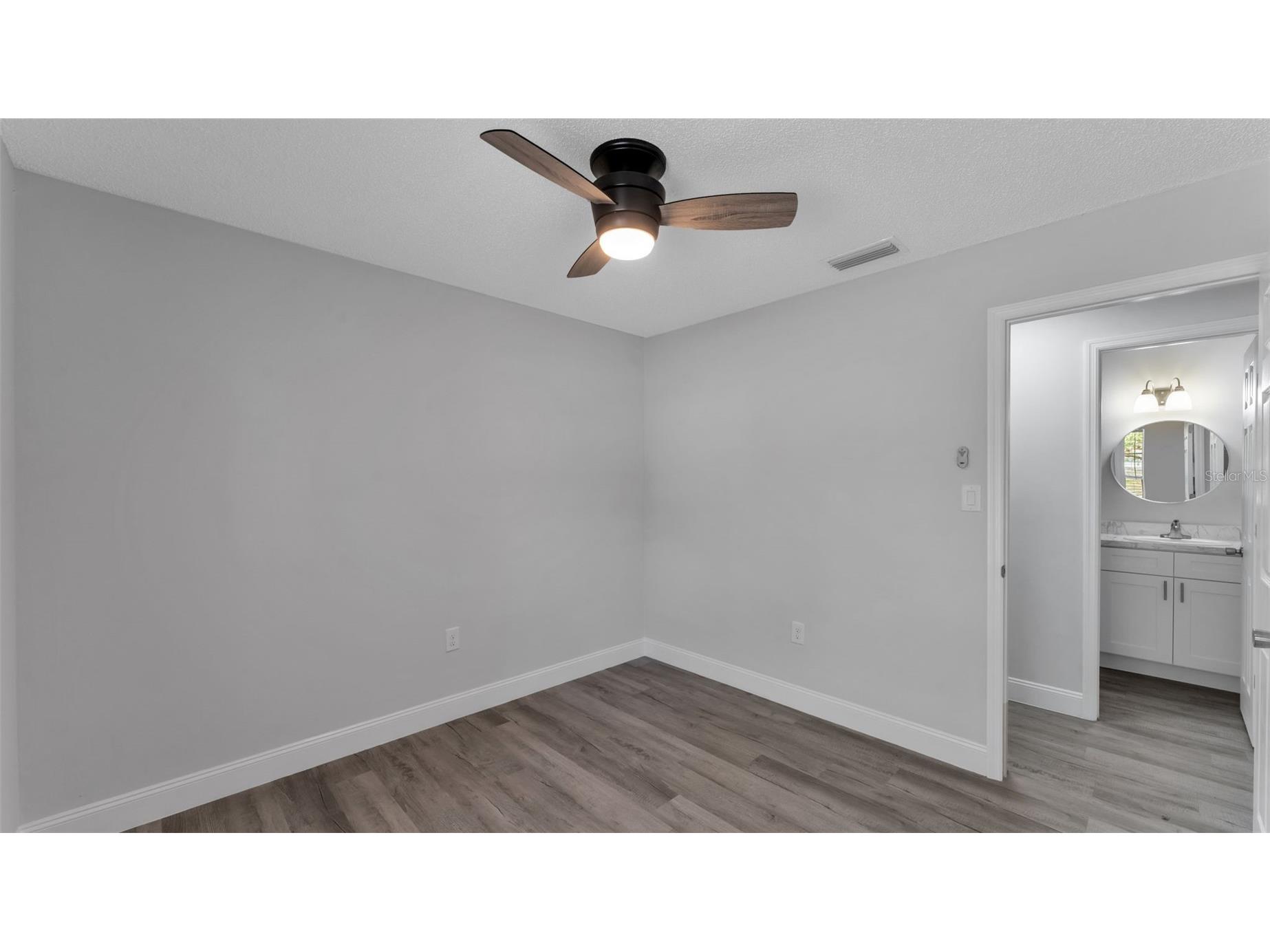201 E Pine Street Davenport FL 33837 P4938637 image15