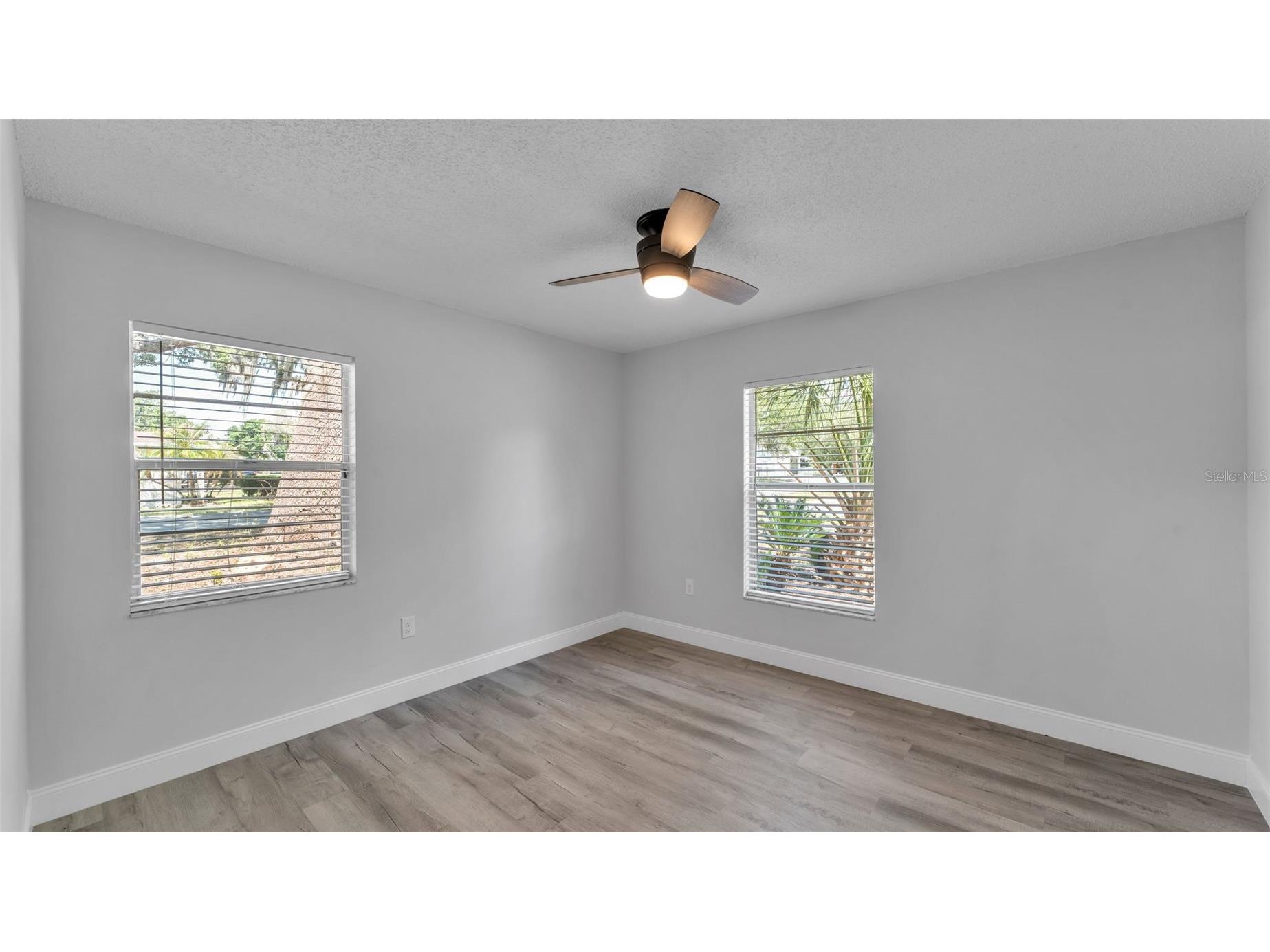 201 E Pine Street Davenport FL 33837 P4938637 image16