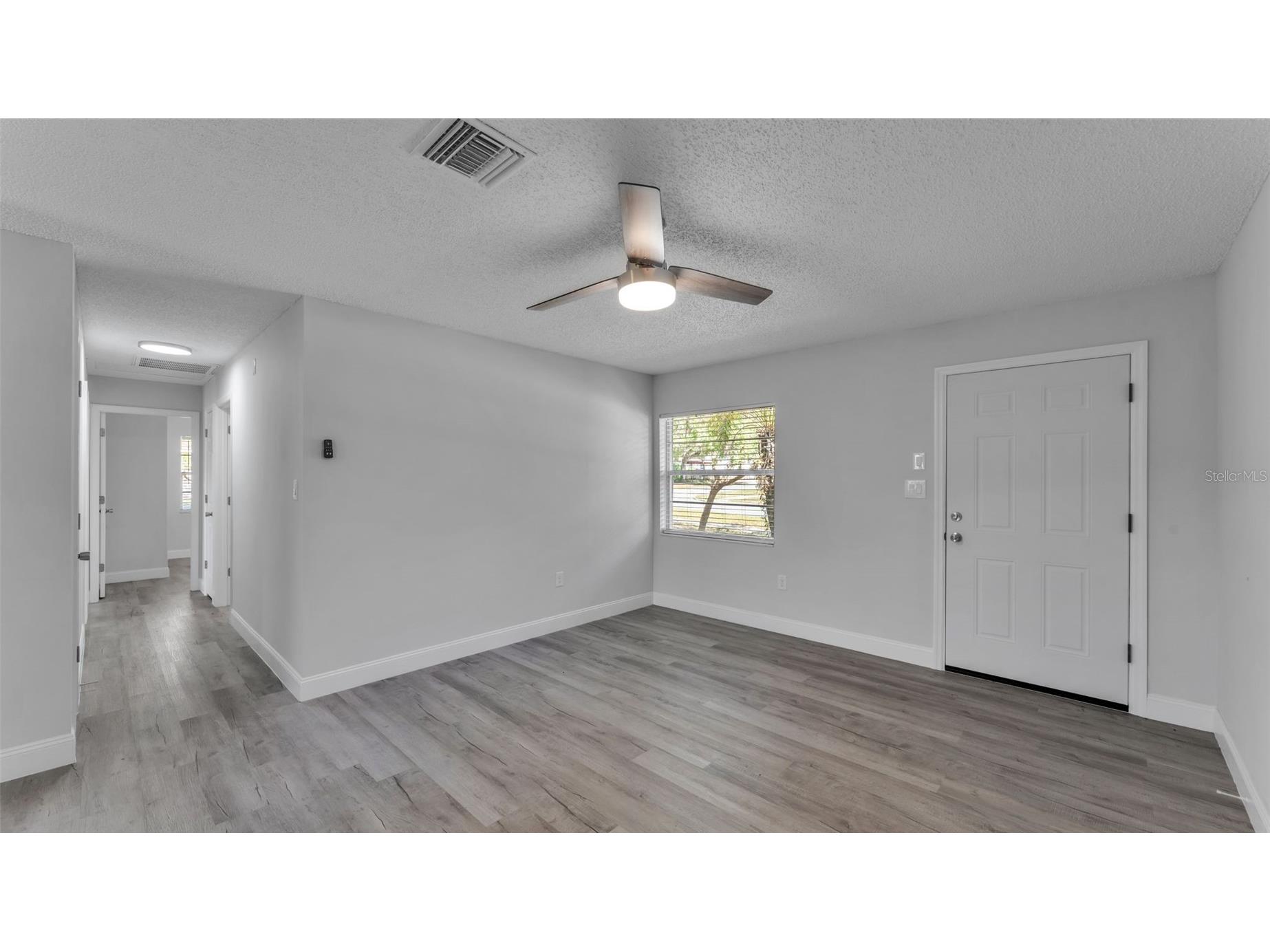 201 E Pine Street Davenport FL 33837 P4938637 image5