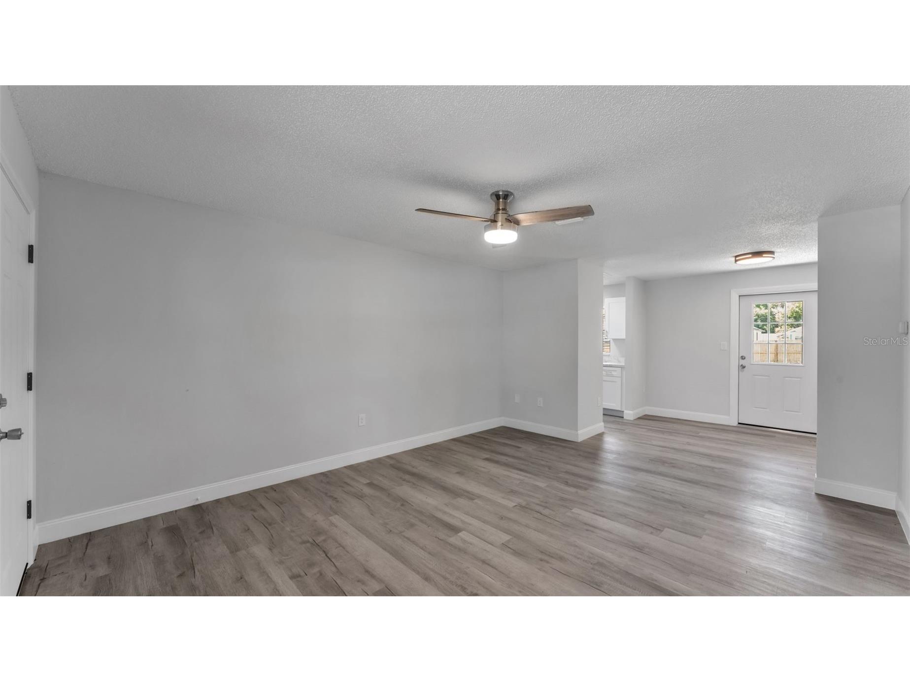 201 E Pine Street Davenport FL 33837 P4938637 image6