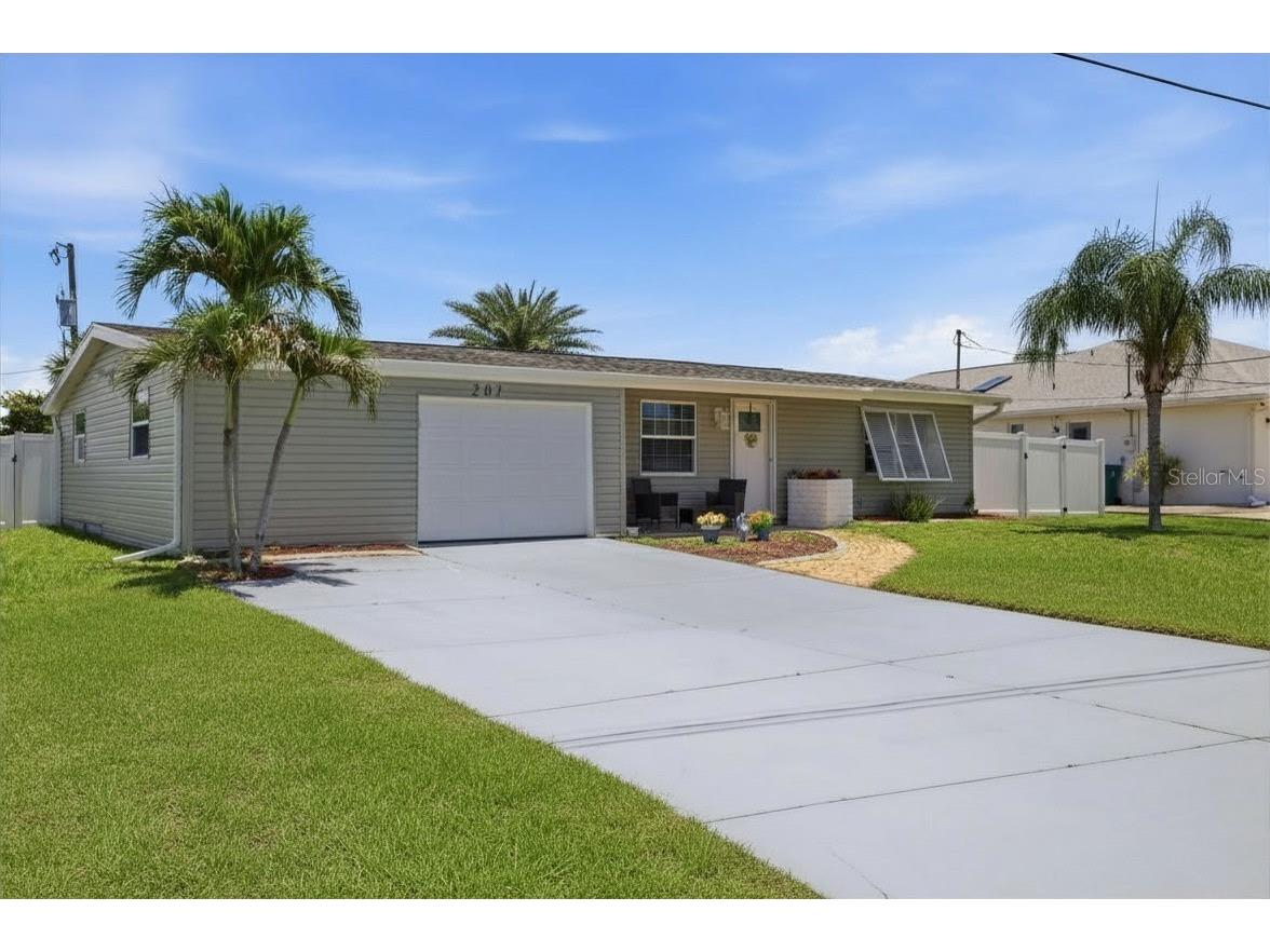 201 E Tarpon Blvd Nw Port Charlotte FL 33952 - EAST SPRING LAKE N6144571 image1