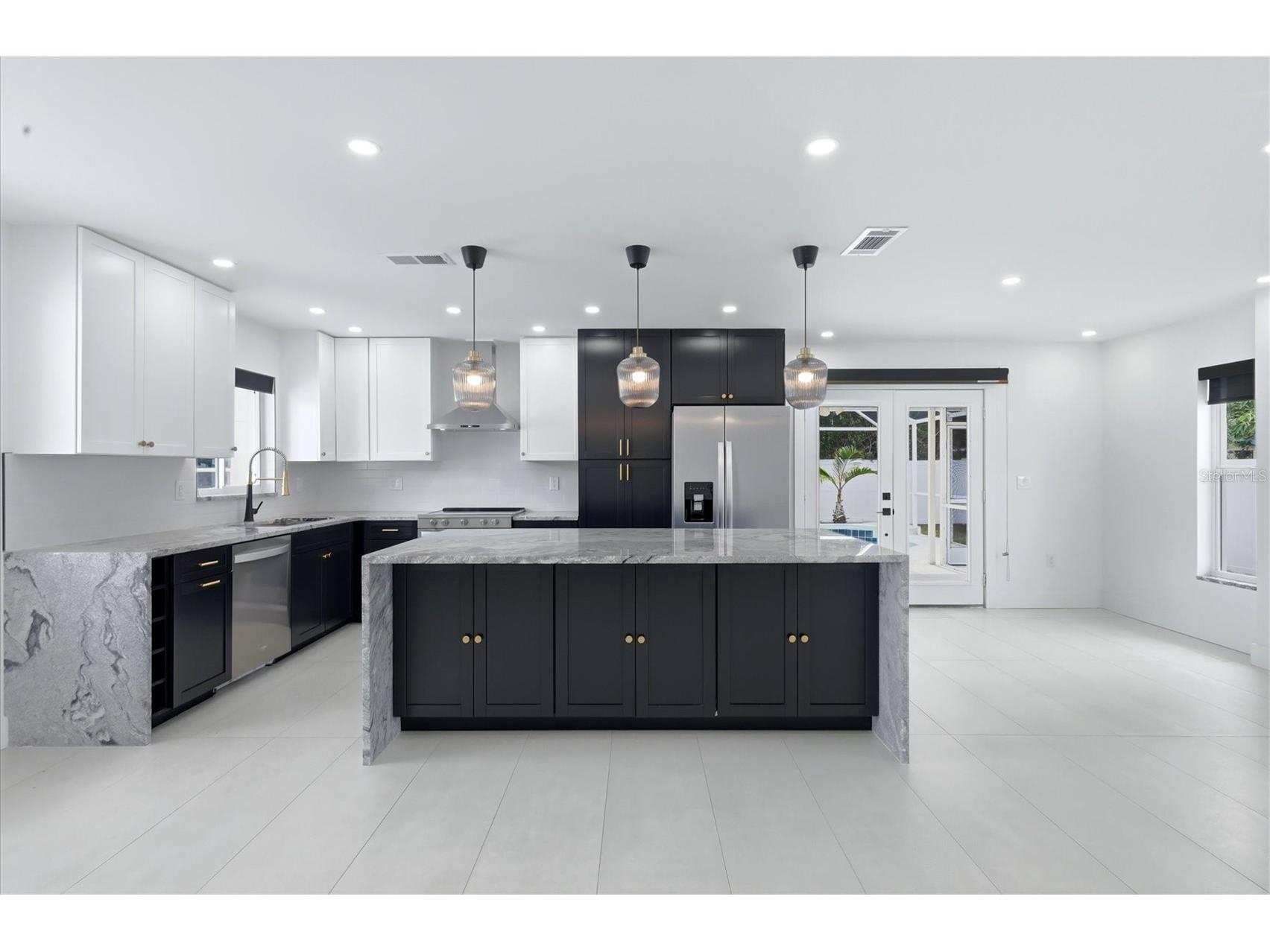 201 Honore Avenue Sarasota FL 34232 A4694437 image11