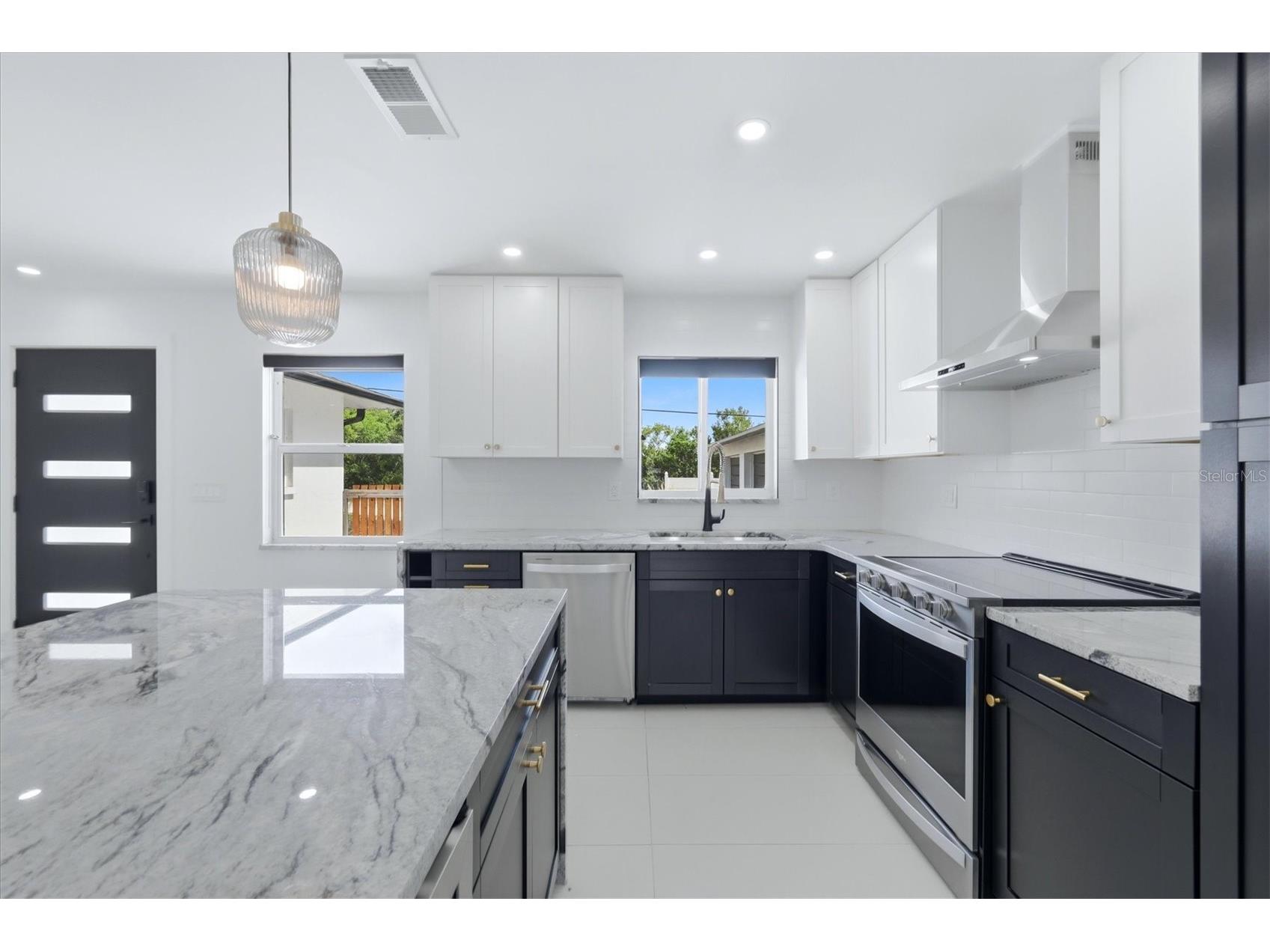 201 Honore Avenue Sarasota FL 34232 A4694437 image14