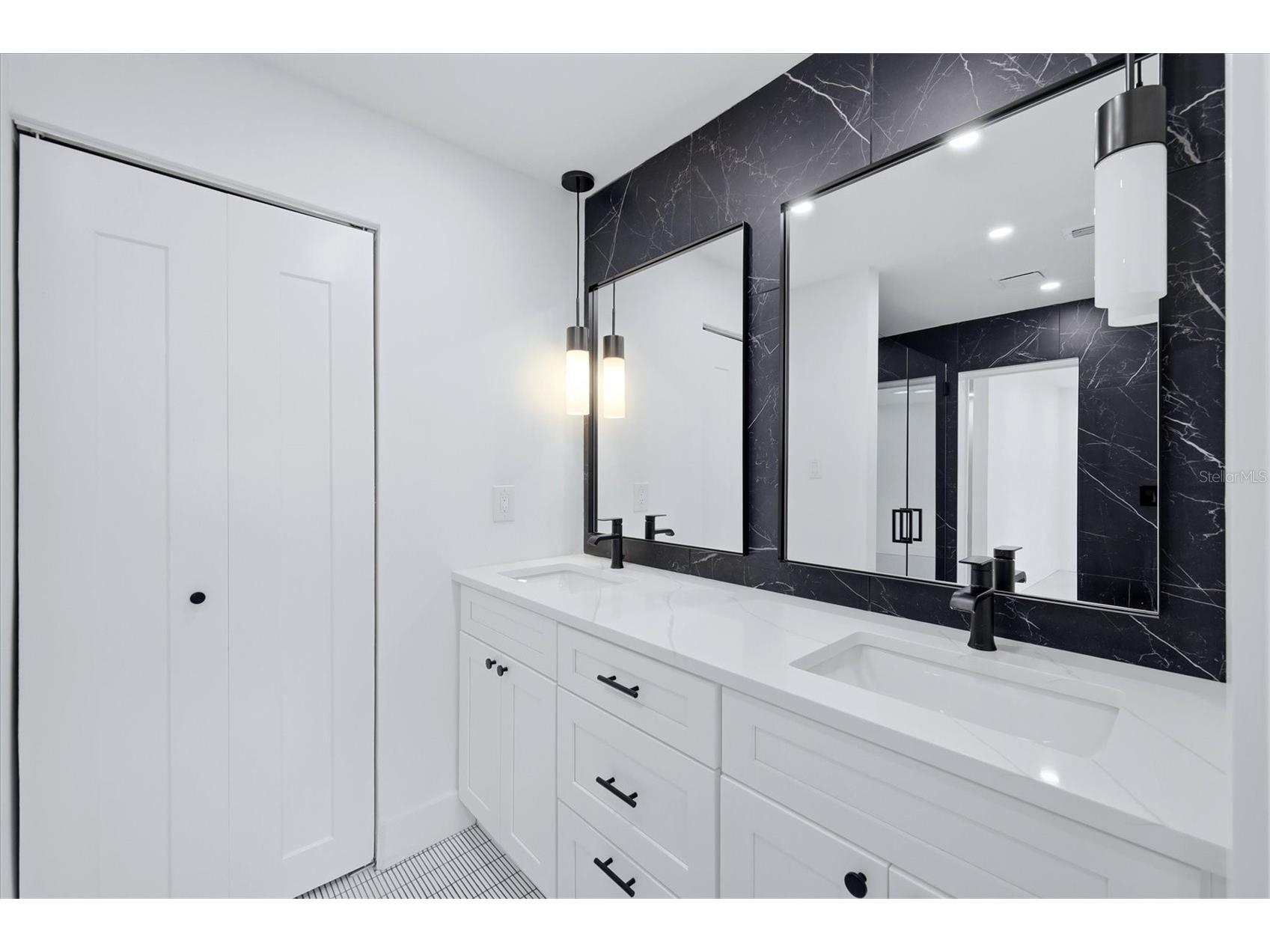 201 Honore Avenue Sarasota FL 34232 A4694437 image18