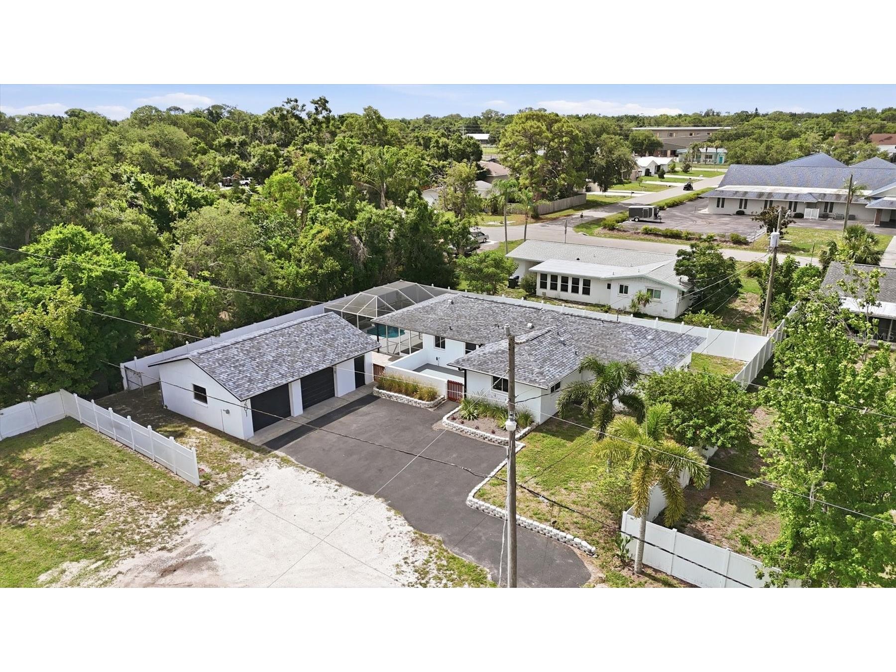 201 Honore Avenue Sarasota FL 34232 A4694437 image2