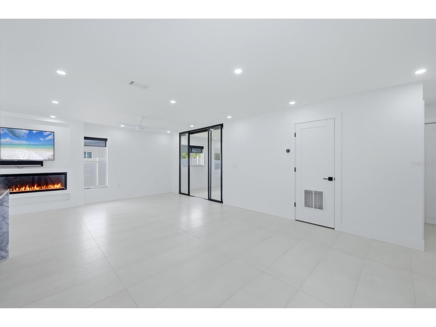201 Honore Avenue Sarasota FL 34232 A4694437 image4